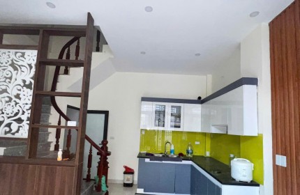 CHO THUÊ NHÀ MỚI KÍNH KOONG NGUYÊN CĂN GIÁP NHỊ THỊNH LIỆT, 5 TẦNG, 33M2,  3 NGỦ, 12 TRIỆU